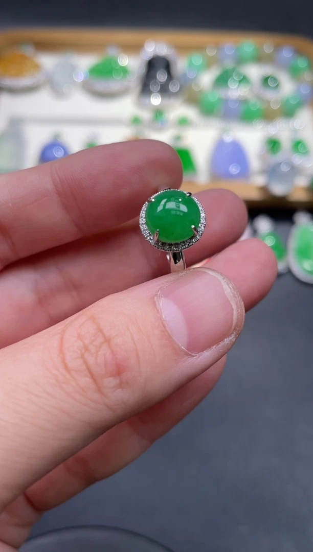 翡翠戒指18K金镶嵌85.......