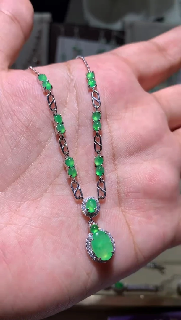 银S925镶嵌翡翠耳饰套链