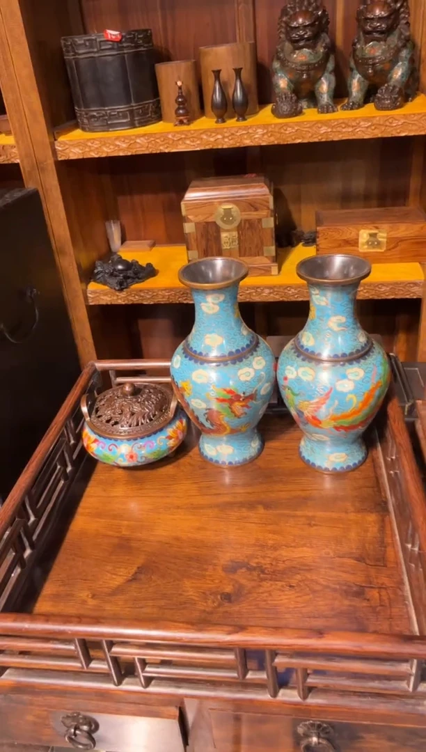 木珐琅彩浅蓝瓶子980.888888