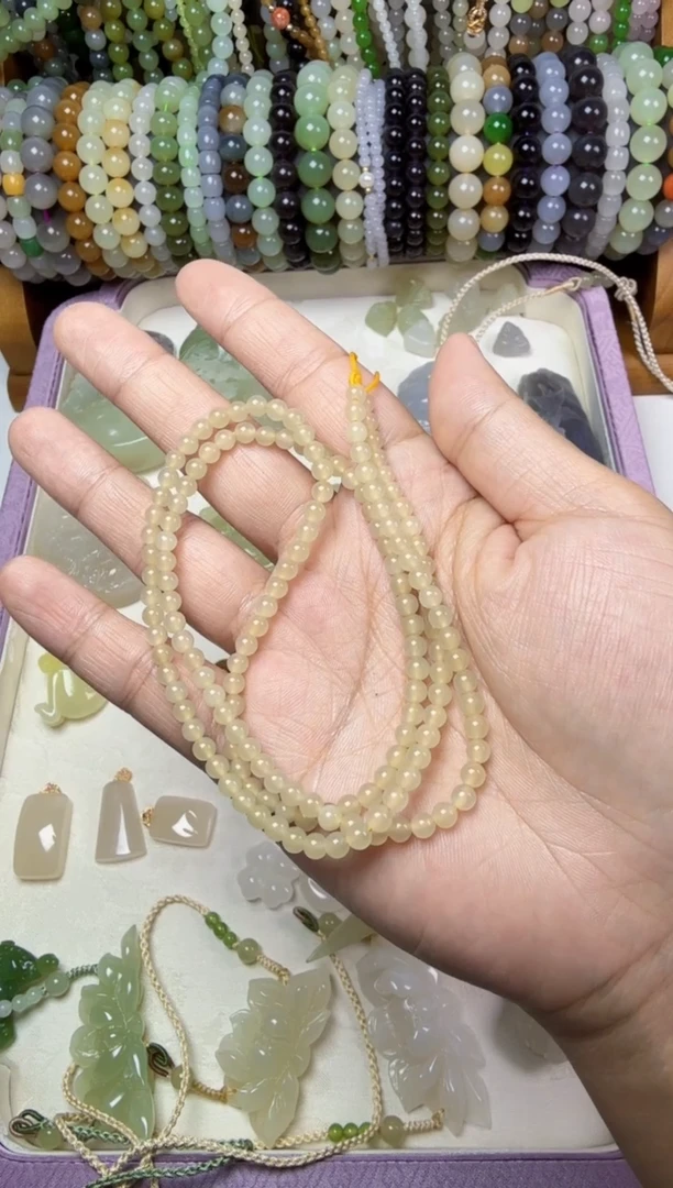 和田玉未镶嵌项链蜂蜜水4mm多样性发其一