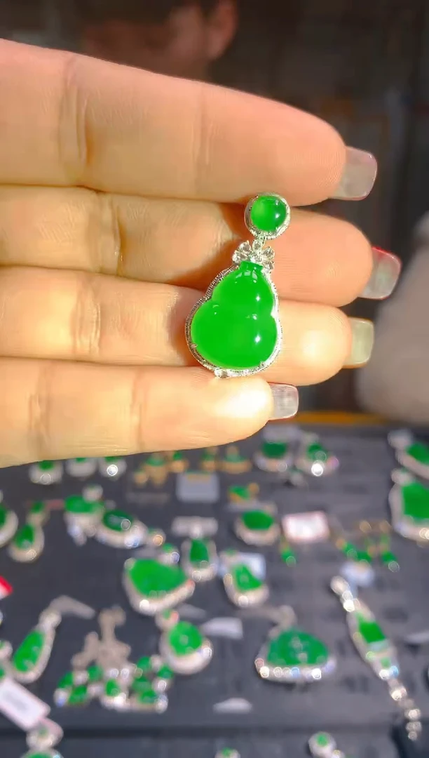 【闪购商品】定制翡翠18K金镶嵌88定制翡翠-多样性发货 {发其 一}