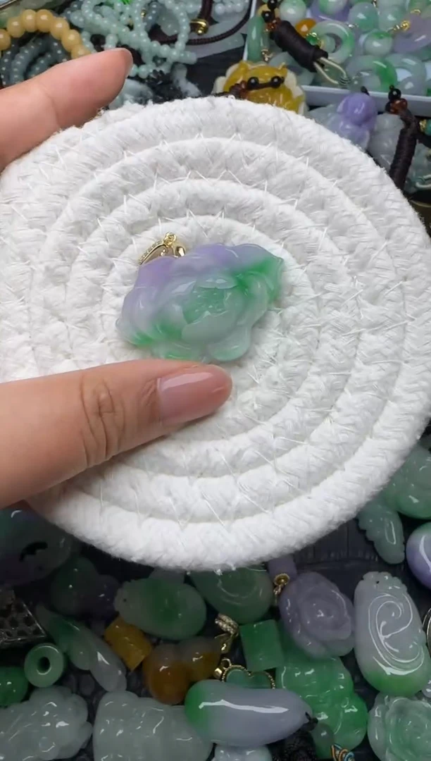 颈饰未镶嵌翡翠缅甸翡翠吊坠