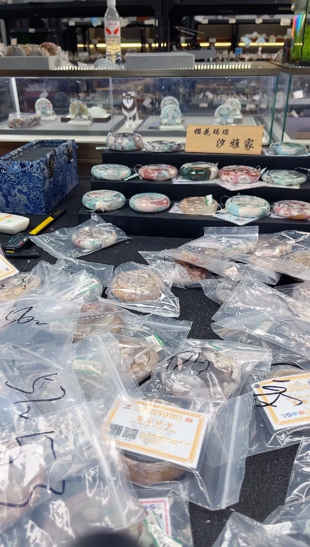 未镶嵌手镯石英质玉六*六圈口（赠品镯心）