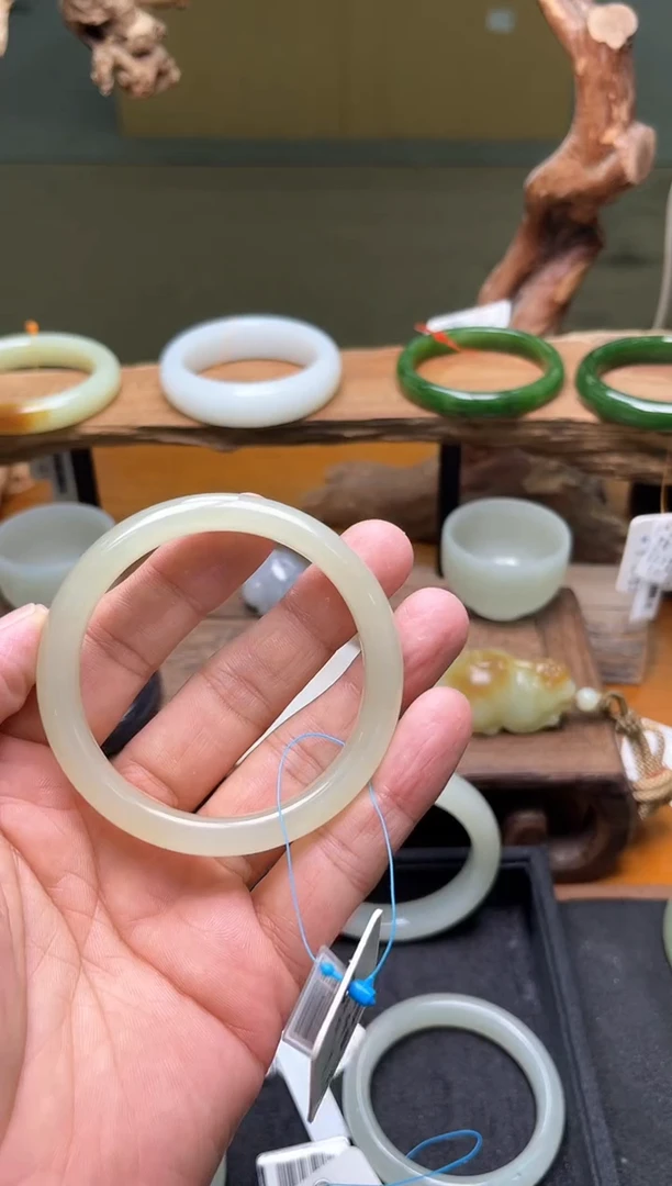 未镶嵌手镯和田玉青海青白玉手镯56+圈