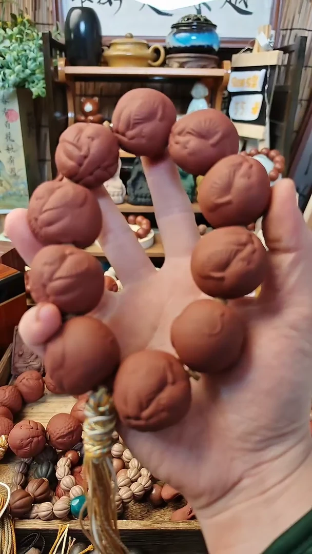 【闪购商品】红麝香大象手持一条一条