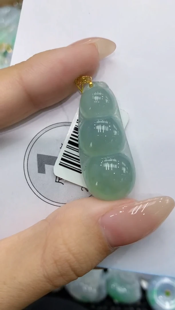 颈饰18K金镶嵌翡翠111111111111