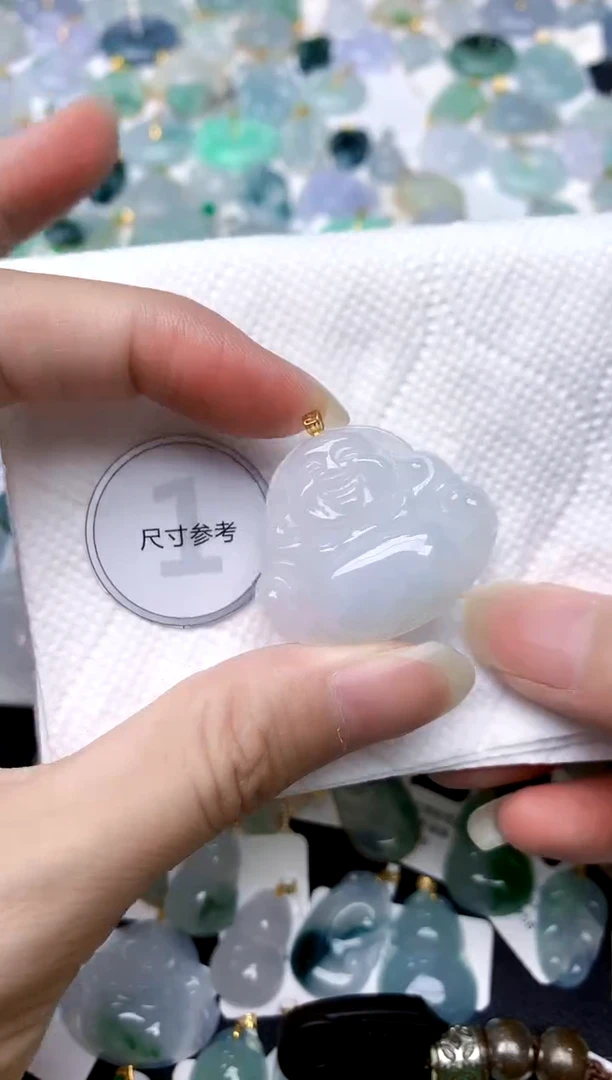 颈饰18K金镶嵌翡翠天然A货翡翠