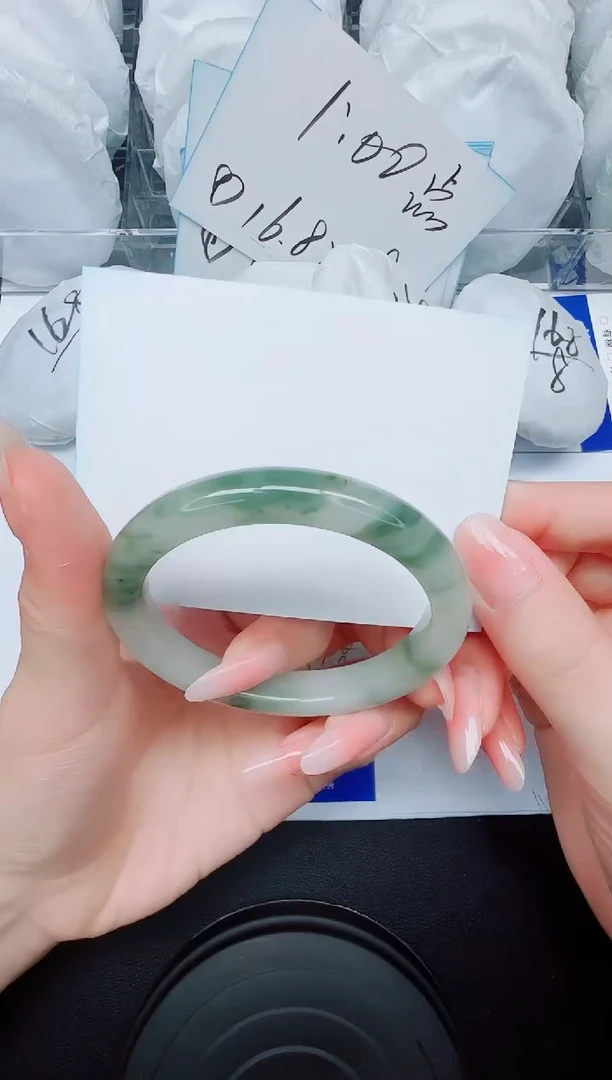 石英质玉手镯未镶嵌185/56.5