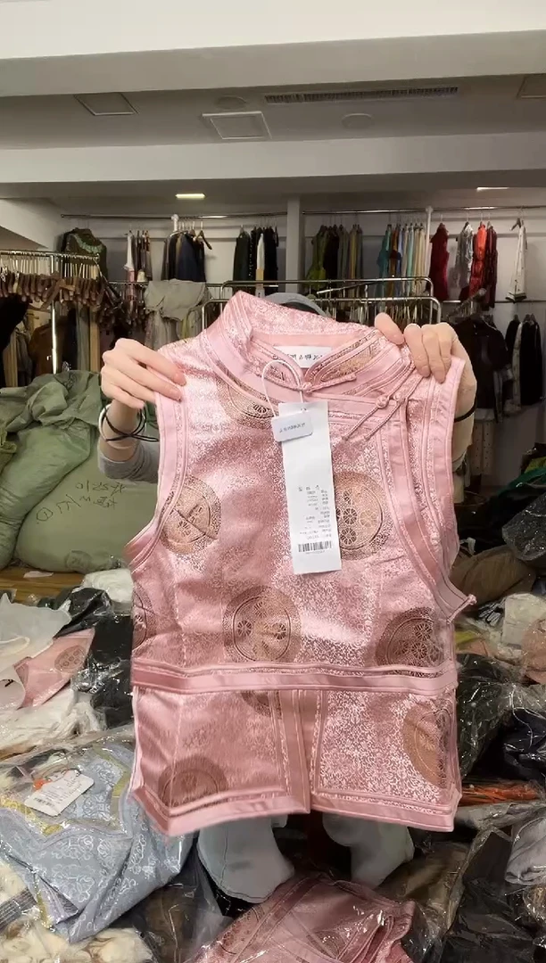 马甲       M码       80-105斤