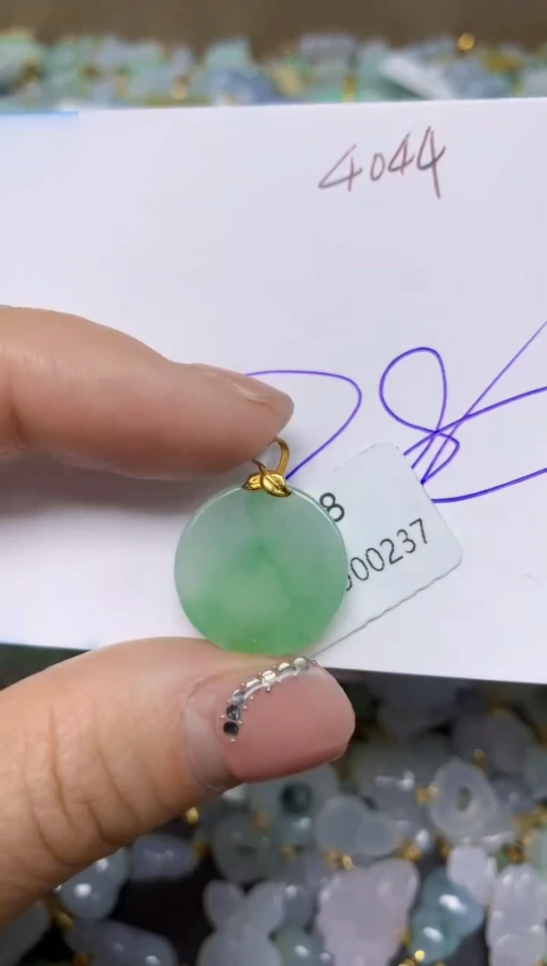 【闪购商品】翡翠挂件18K金镶嵌 天然翡翠A货