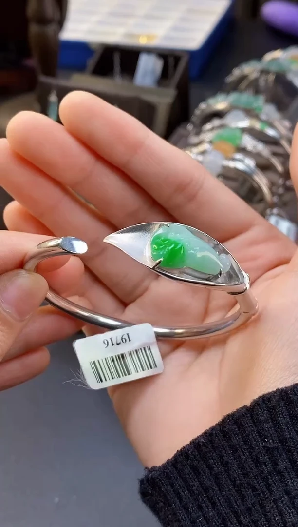 颈饰银S925镶嵌翡翠19716