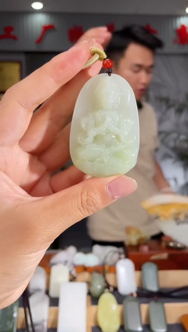 和田玉未镶嵌颈饰1