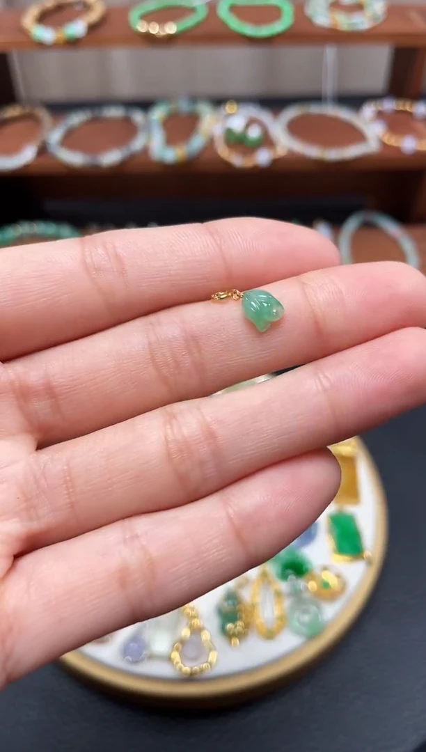 【闪购商品】翡翠吊坠(不含链)18K金镶嵌一个  JK528