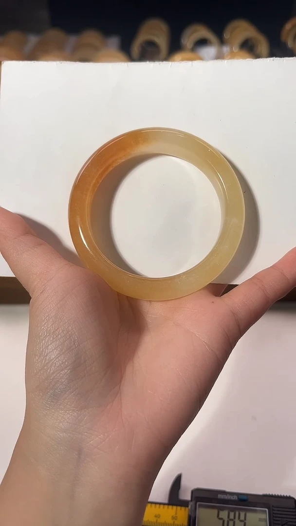 未镶嵌石英质玉（黄龙玉）手镯59圈口05