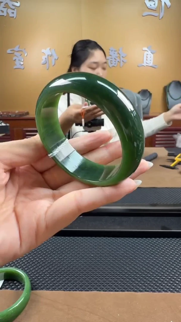 颈饰未镶嵌和田玉手镯58