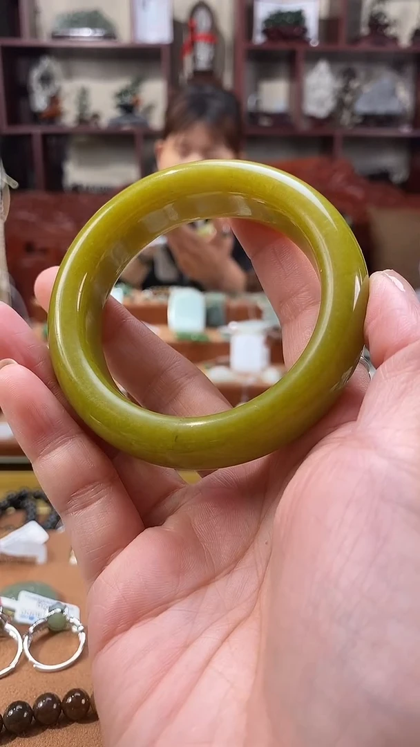 未镶嵌蛇纹石玉手镯天然岫玉手镯圈口备注