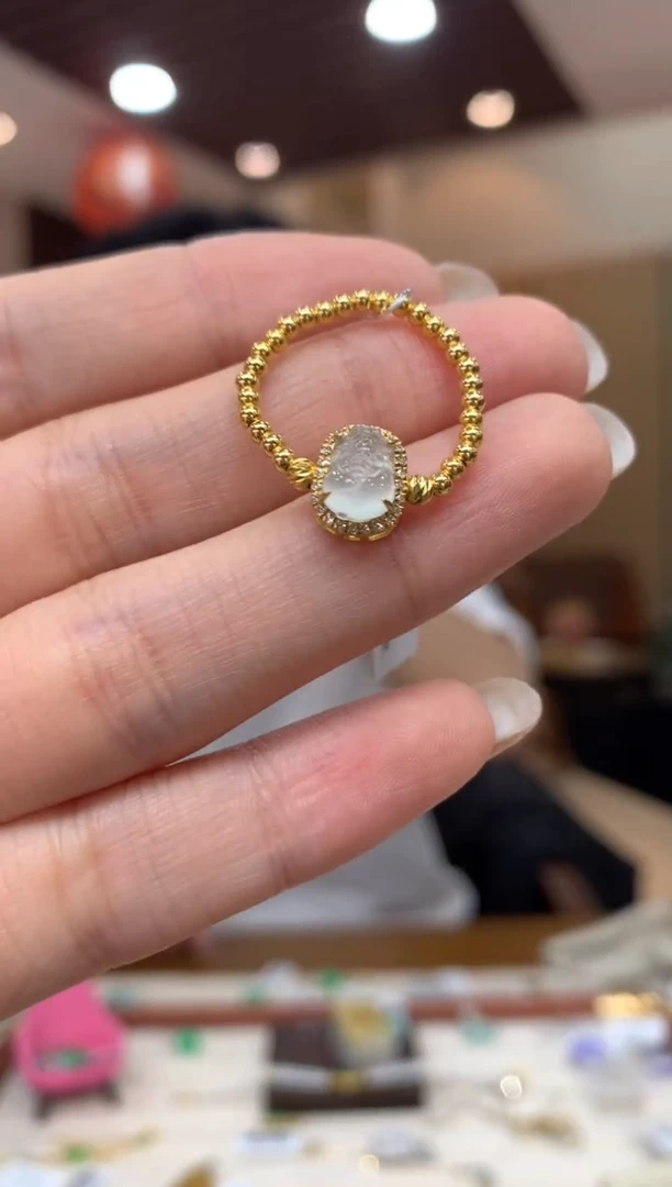 18K金镶嵌戒指翡翠柚**姑戒指