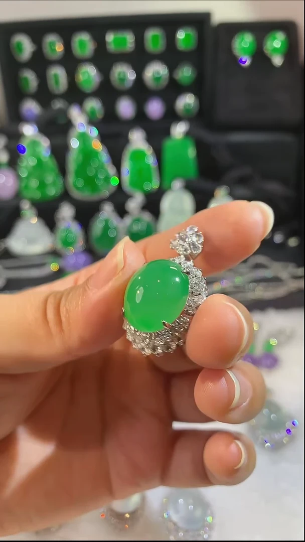 吊坠(不含链)18K金镶嵌翡翠吊坠