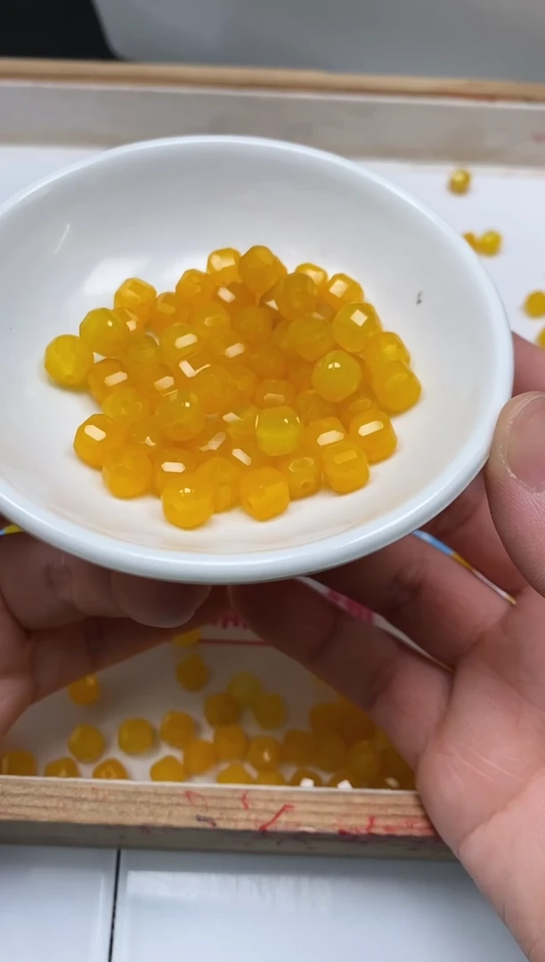 玛瑙/玉髓散珠未镶嵌T201 鸡油黄方糖8mm10个9.9元