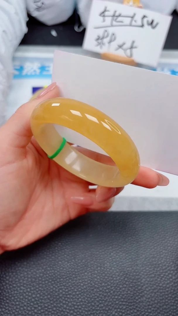 【闪购商品】石英质玉手镯未镶嵌206