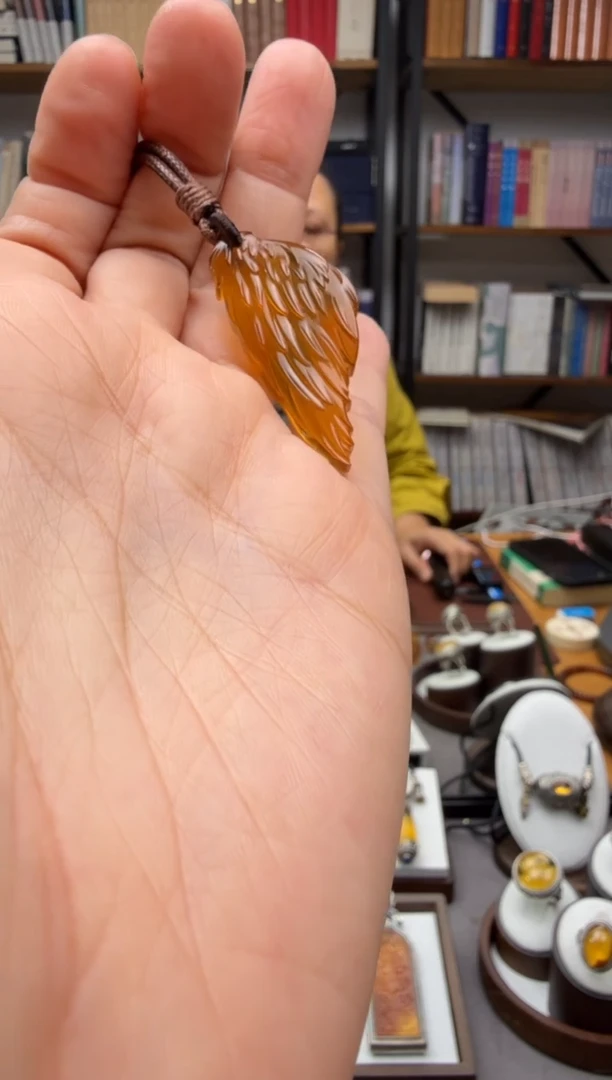 未镶嵌颈饰琥珀天使之翼吊坠