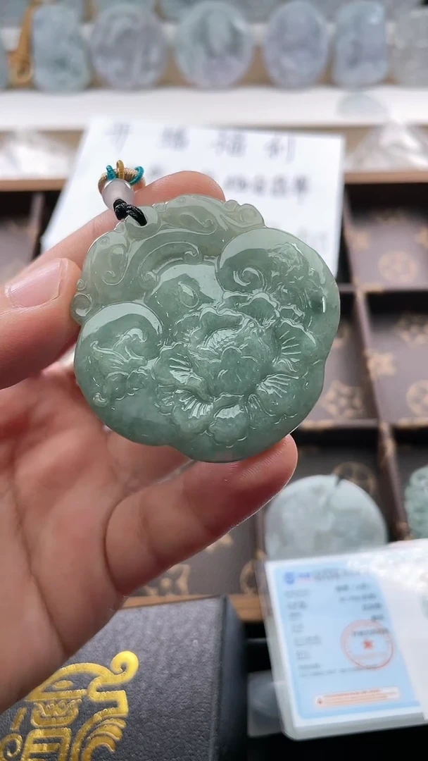 翡翠未镶嵌颈饰..../6/20/ 13