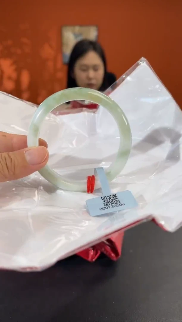 未镶嵌手镯翡翠5     55.8