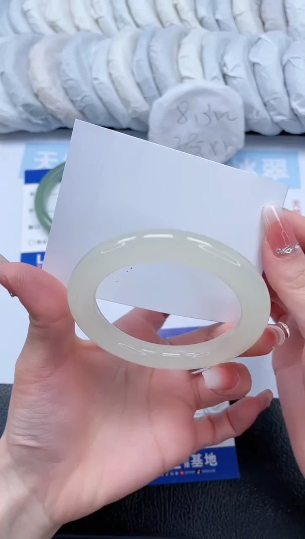 【闪购商品】石英质玉手镯未镶嵌T168-54