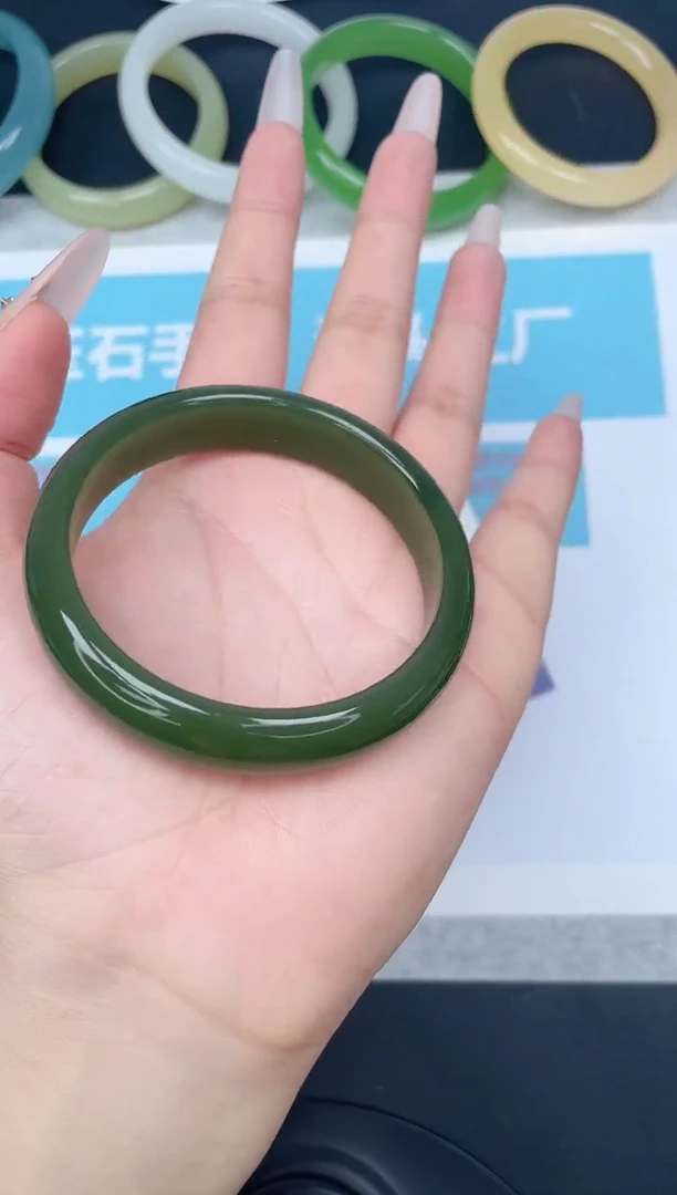 未镶嵌手镯石英质玉82/5556