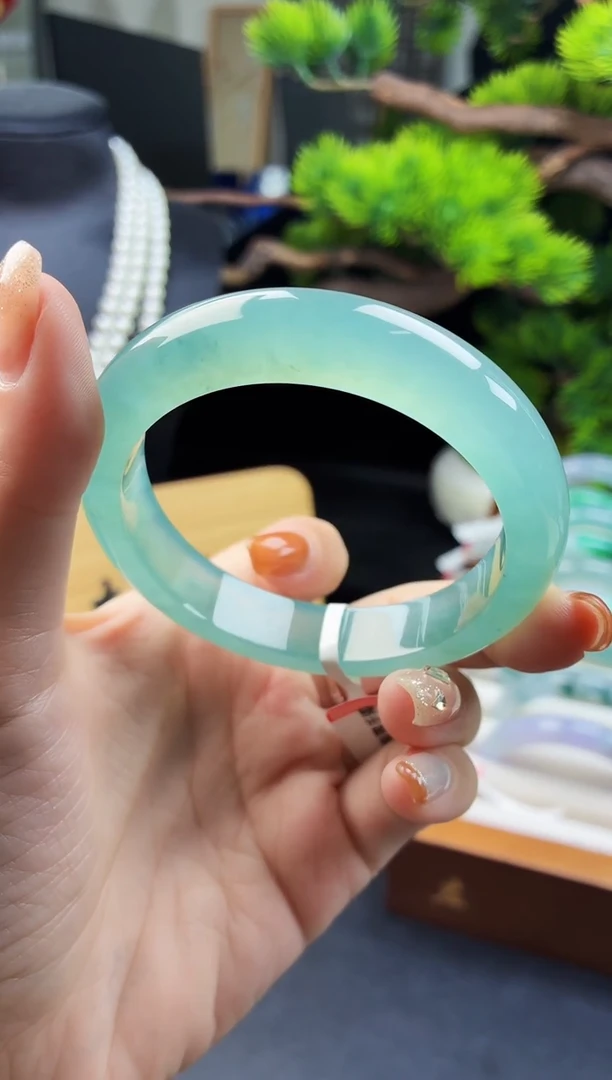 未镶嵌手镯翡翠A15,全款28W，定金2W