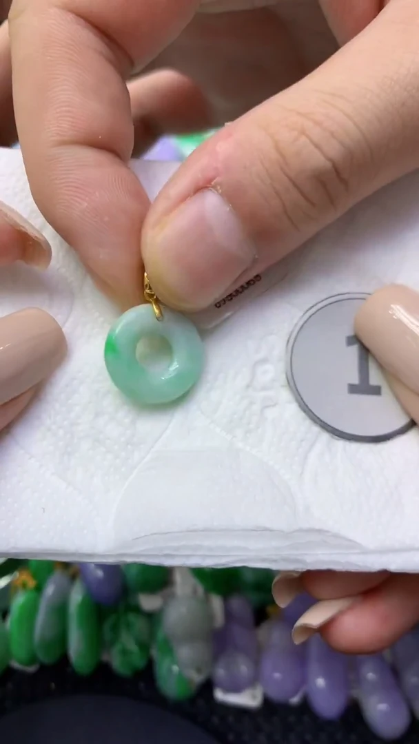 颈饰未镶嵌翡翠天然缅甸翡翠A货