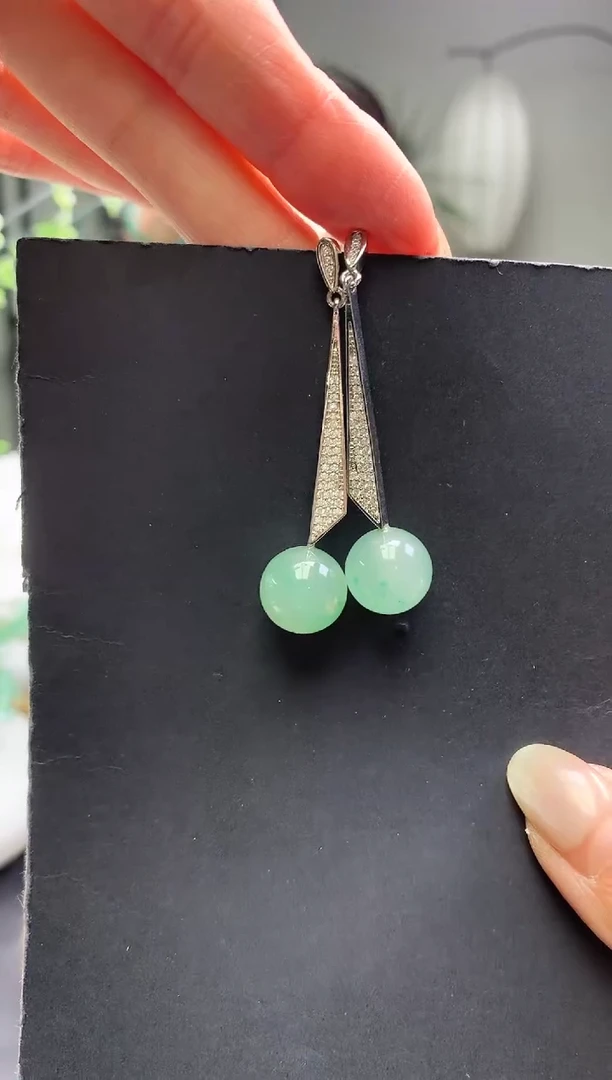 未镶嵌石英质玉耳坠耳坠