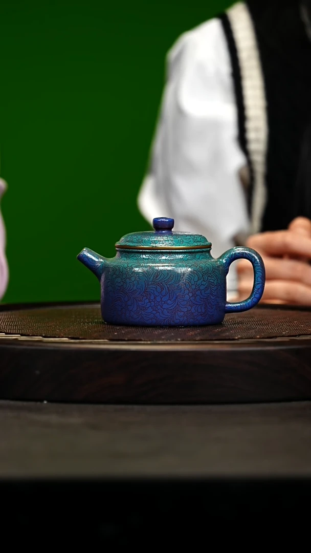 宜兴原矿高端紫砂 黑墩头扒花200cc