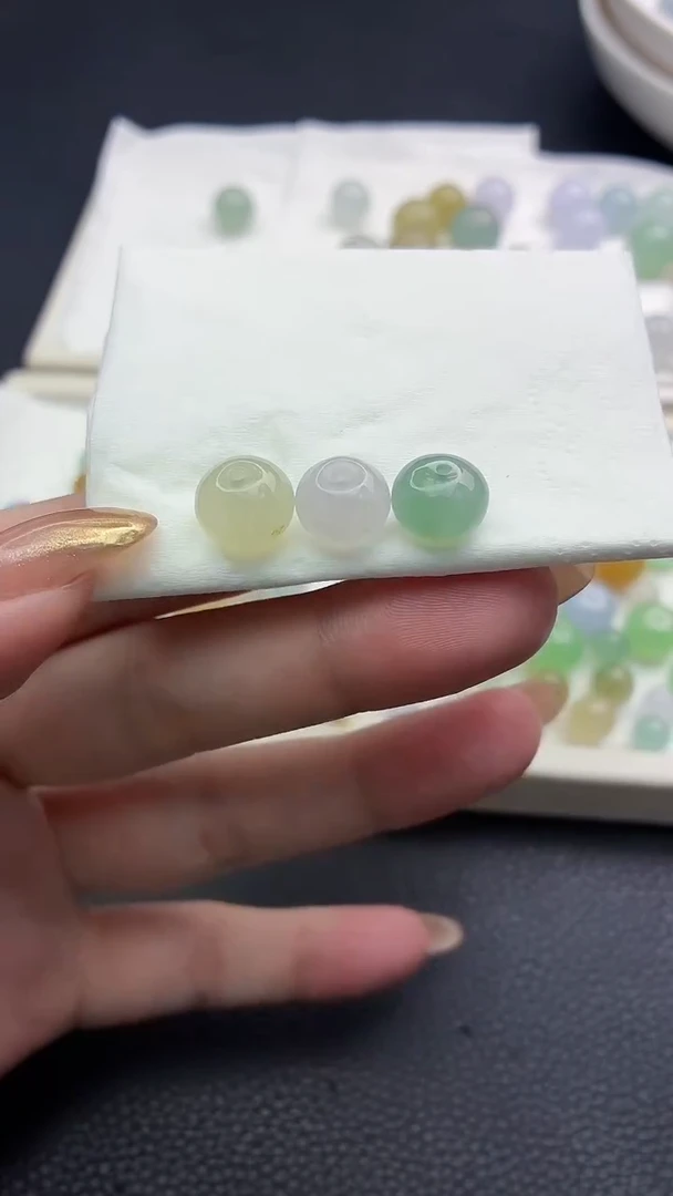 未镶嵌定制翡翠大*果珠子