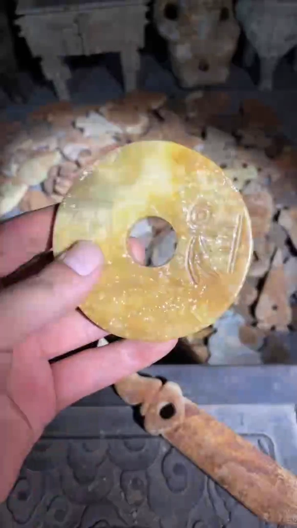 和田玉（糖玉）未镶嵌挂件 东顺摆件链接1524654654