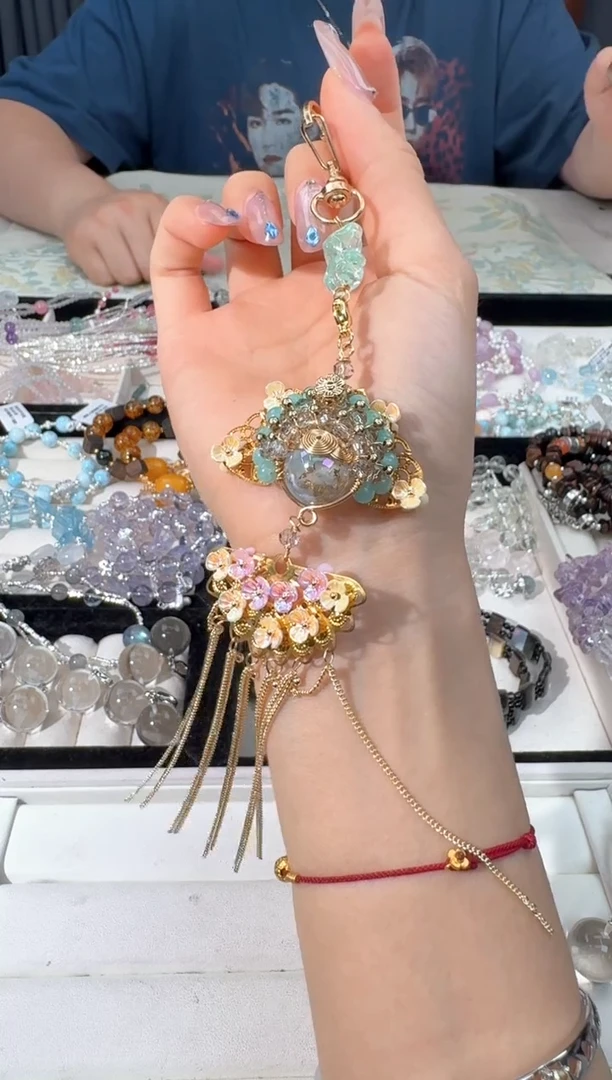 水晶手链未镶嵌M004绿色刀马旦挂件