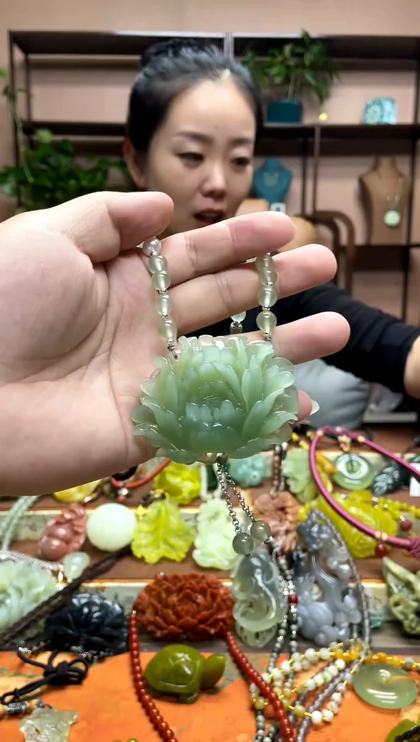 未镶嵌岫玉吊坠·