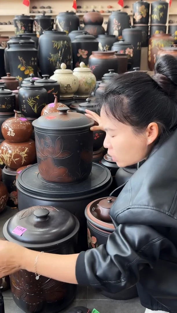 罐瑕疵茶叶罐 线雕荷花 七饼 410