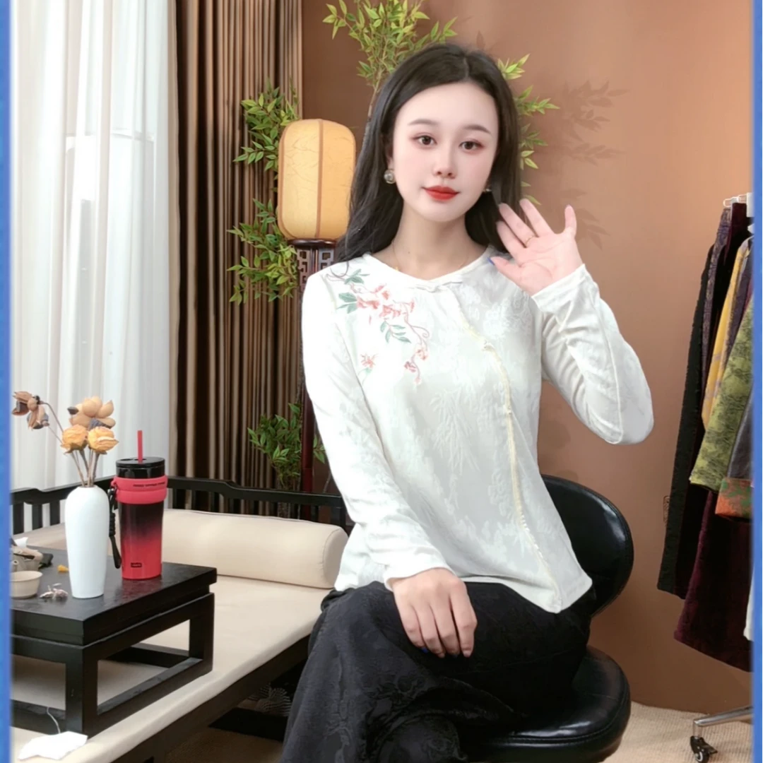2025秋冬时尚国风打底衫显瘦百搭刺绣气质上衣女长袖打底S010