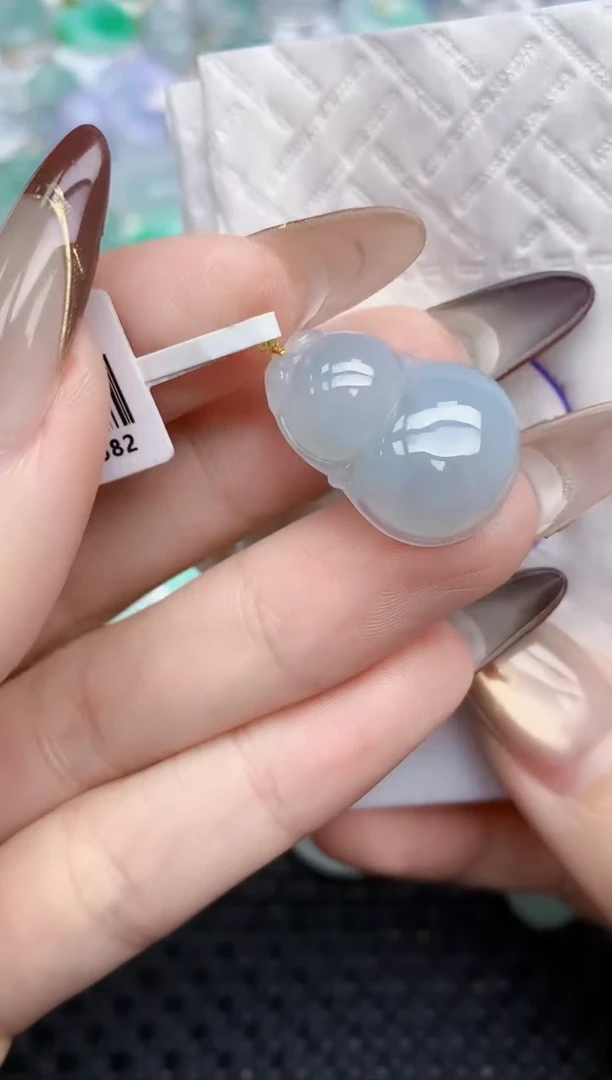 颈饰18K金镶嵌翡翠103   天然翡翠A货  百元以上9米证书费自理