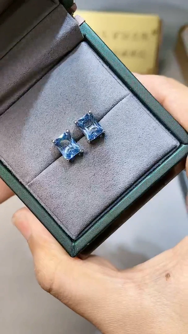 【闪购商品】海蓝宝石耳饰银S925镶嵌1564