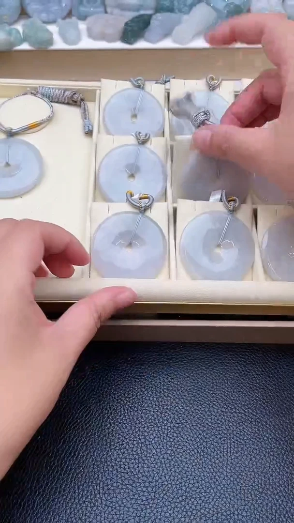 颈饰未镶嵌翡翠天然缅甸翡翠A货多样性发一平安扣