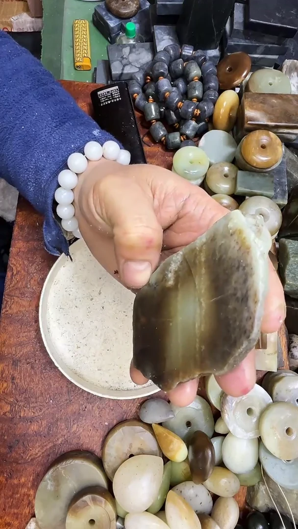 未镶嵌和田玉珠宝半成品1