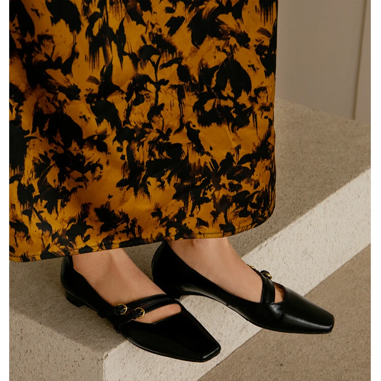 春夏新款马油牛皮方头低跟纯色法式复古小众设计真皮手工女单鞋