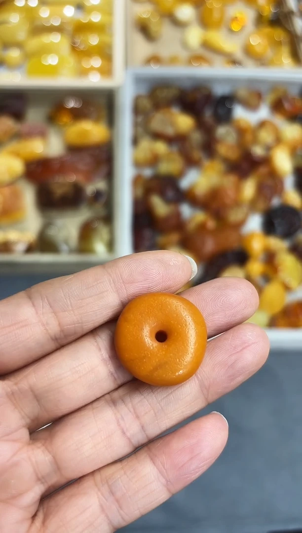 【闪购商品】琥珀裸石未镶嵌饼子