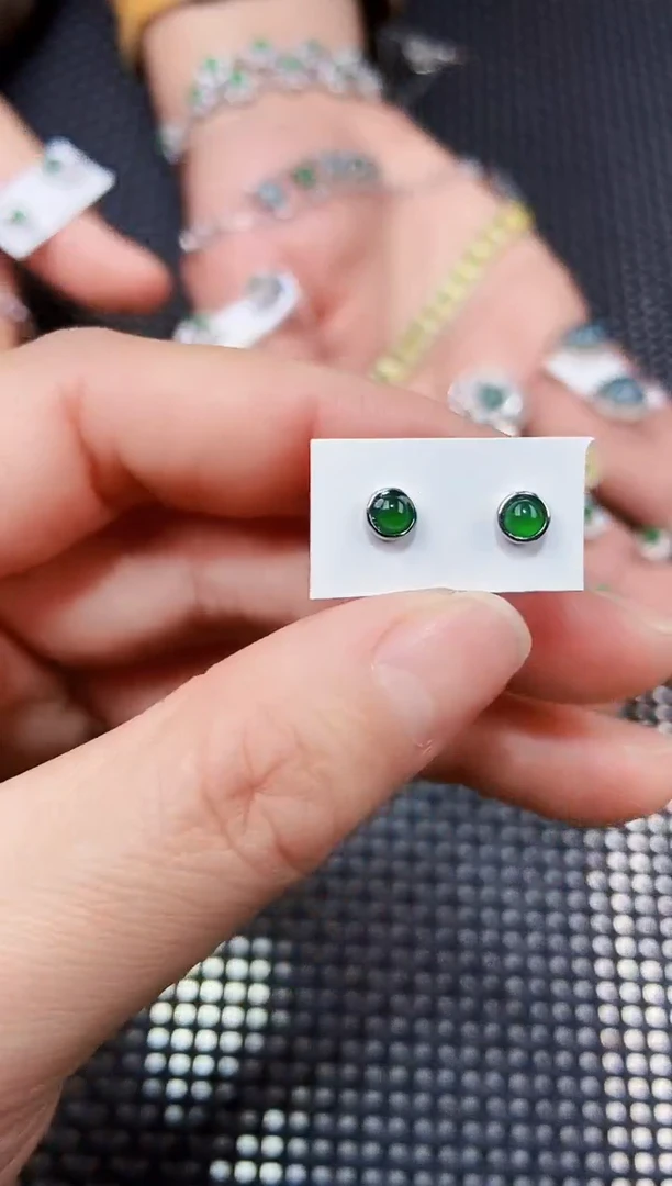 【闪购商品】翡翠耳饰未镶嵌11111111