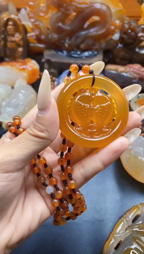 玛瑙/玉髓挂件未镶嵌大***?ll