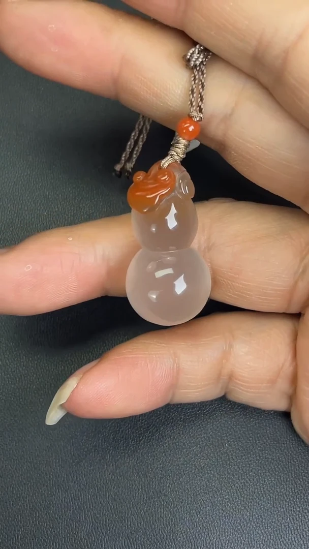 未镶嵌颈饰玛瑙/玉髓天然冰飘南红俏色如意葫芦吊坠#711029