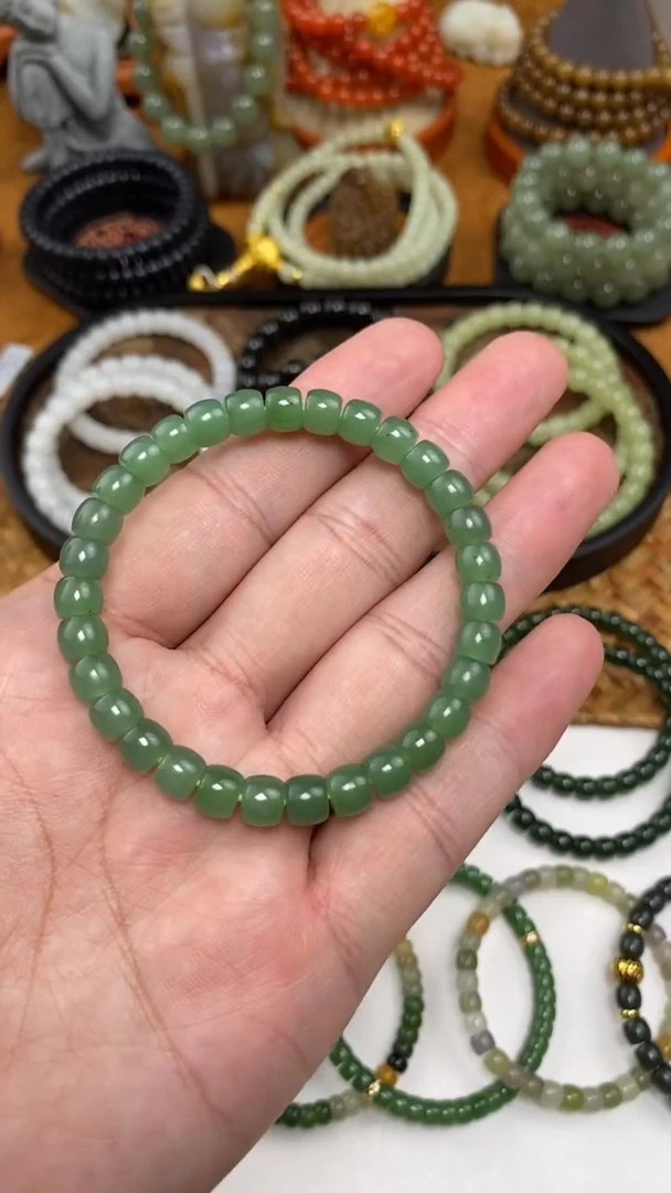 颈饰未镶嵌和田玉手串