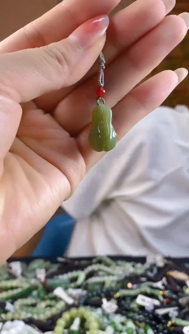 和田玉未镶嵌颈饰多样性发货，拍一发一